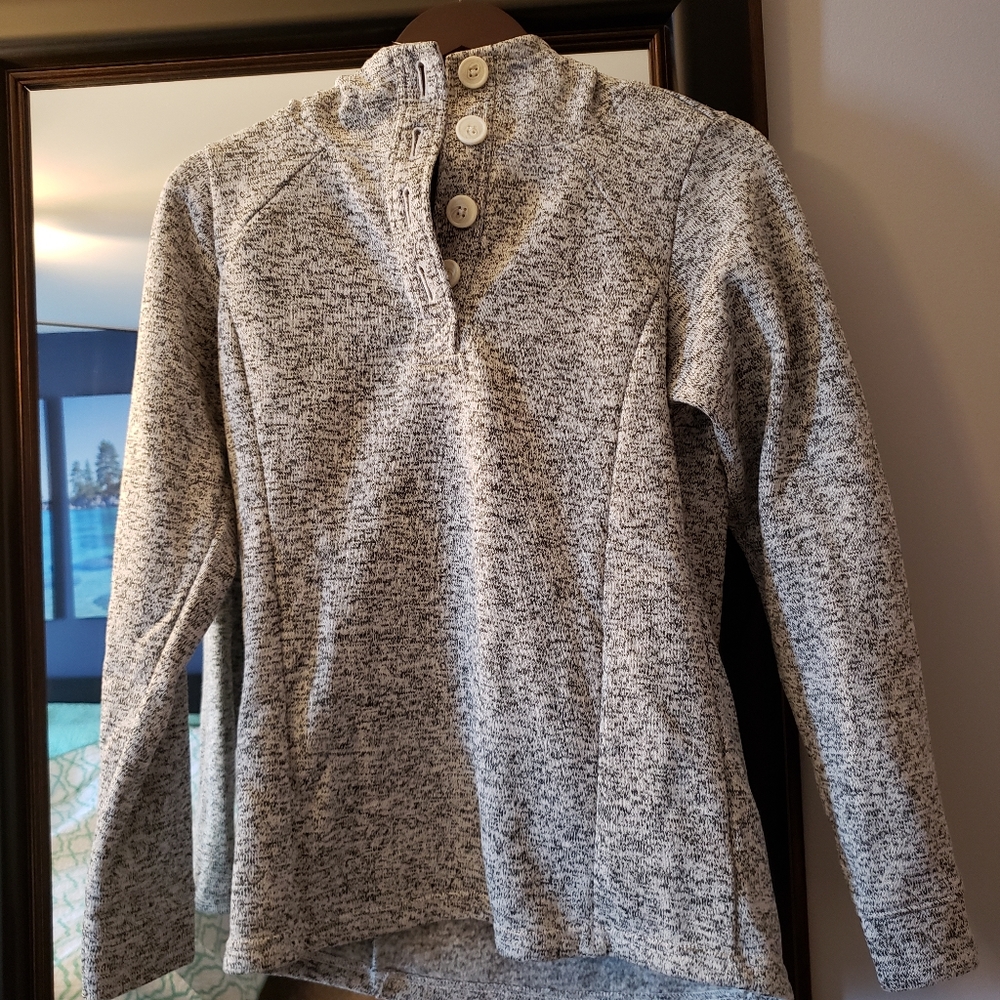 Small Columbia Grey button close fleece